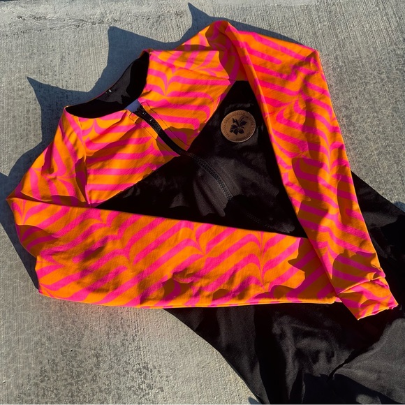 New gorgeous long sleeve swimsuit front zip - Picture 10 of 10